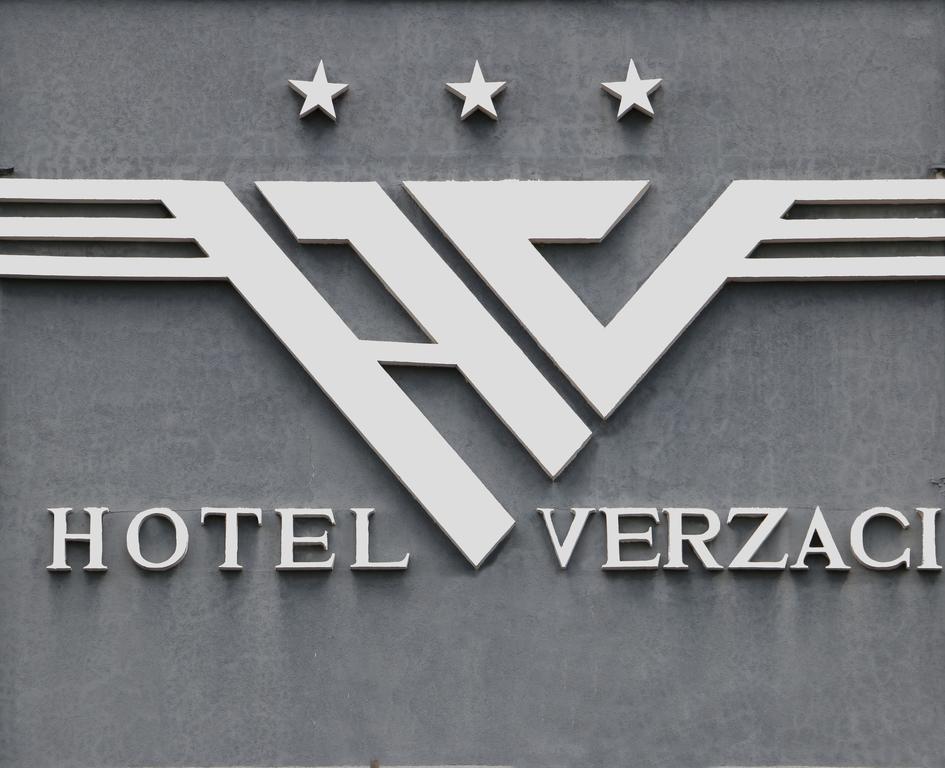 Hotel Verzaci Rinas エクステリア 写真